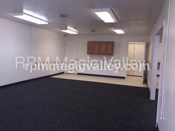 230 S Lincoln Ave - Photo 3 of 25