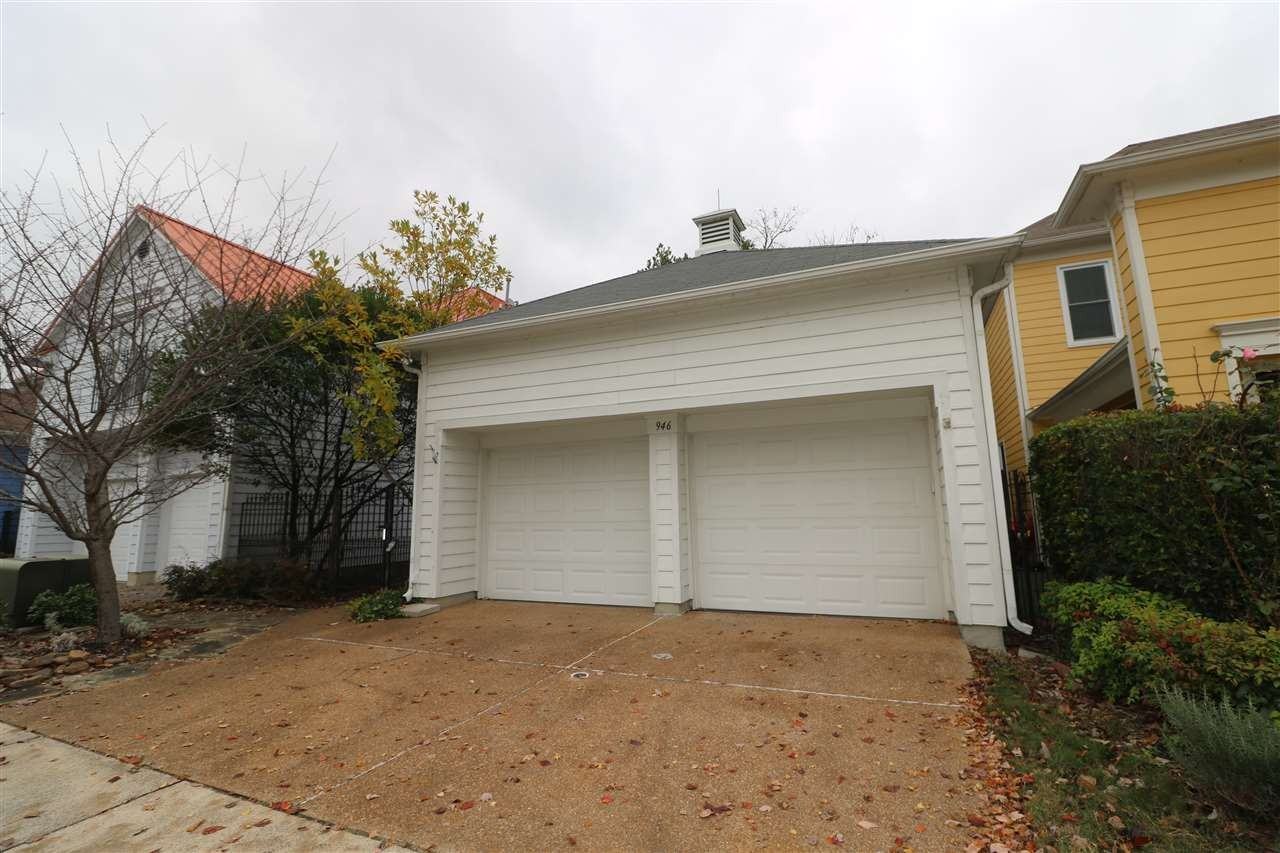 946 River Landing Dr - Photo 2 of 25