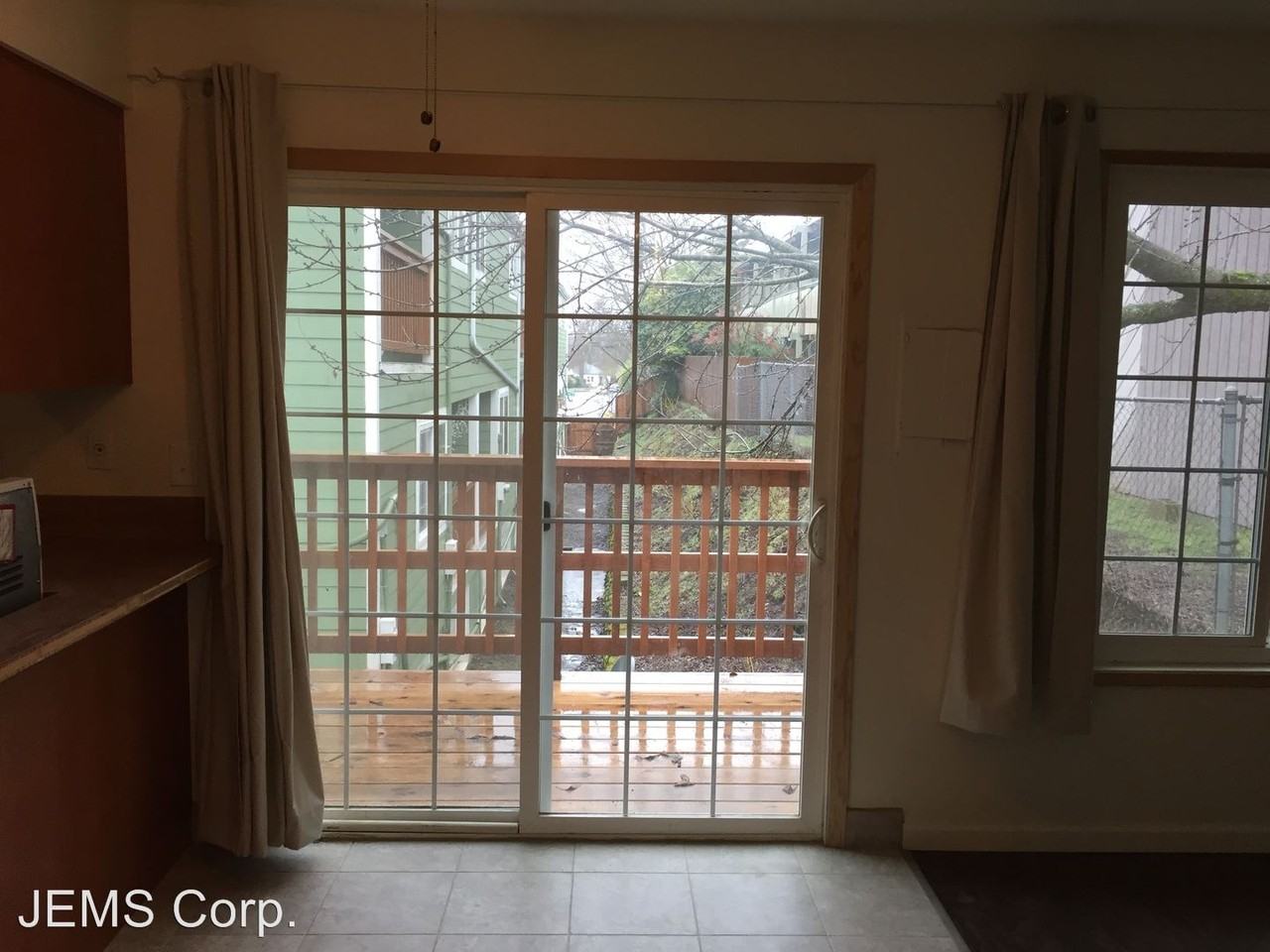 SE Cesar E Chavez Blvd, 97202 - Photo 3 of 10