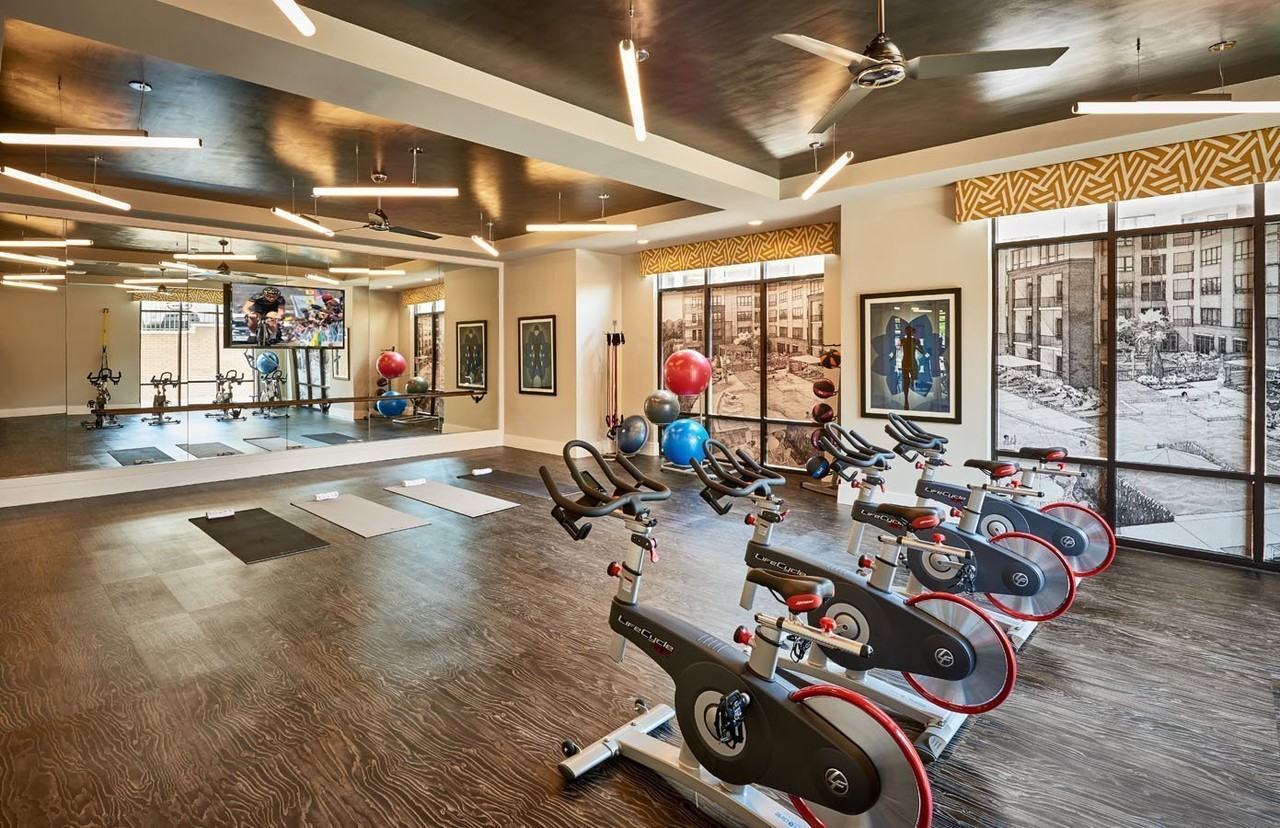 Solis Ninth Street - Photo 2 of 13