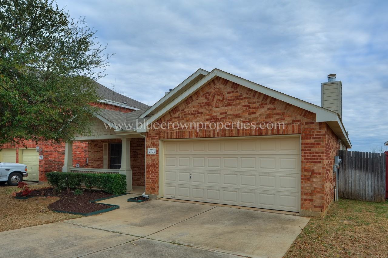 2709 Gardendale Dr - Photo 3 of 31