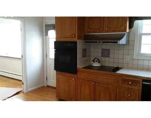 19 Sanderson Rd - Photo 2 of 7