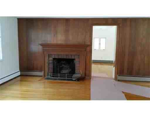 19 Sanderson Rd - Photo 3 of 7