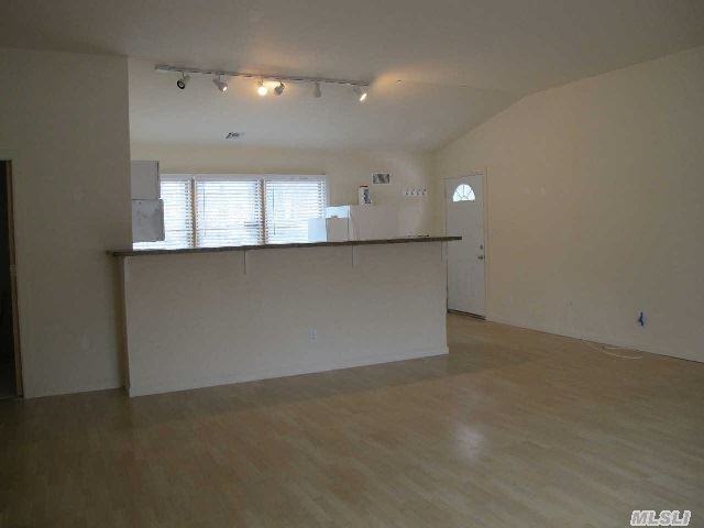 11 Seabrook Ln - Photo 2 of 6