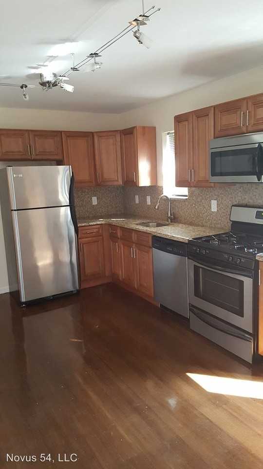 529 54th St. - Photo 2 of 5