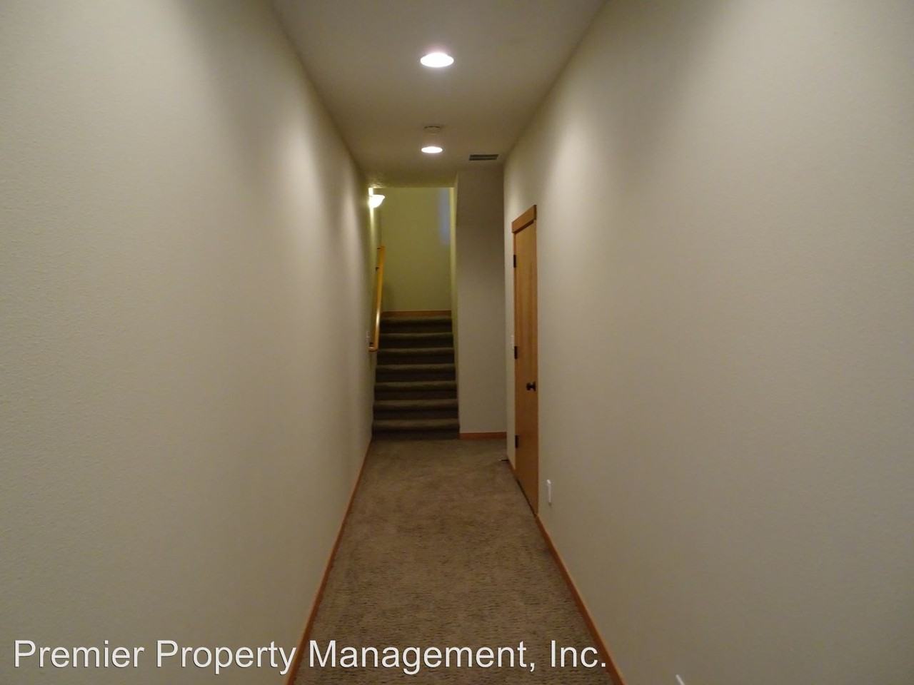 604 NE Grove St - Photo 3 of 13