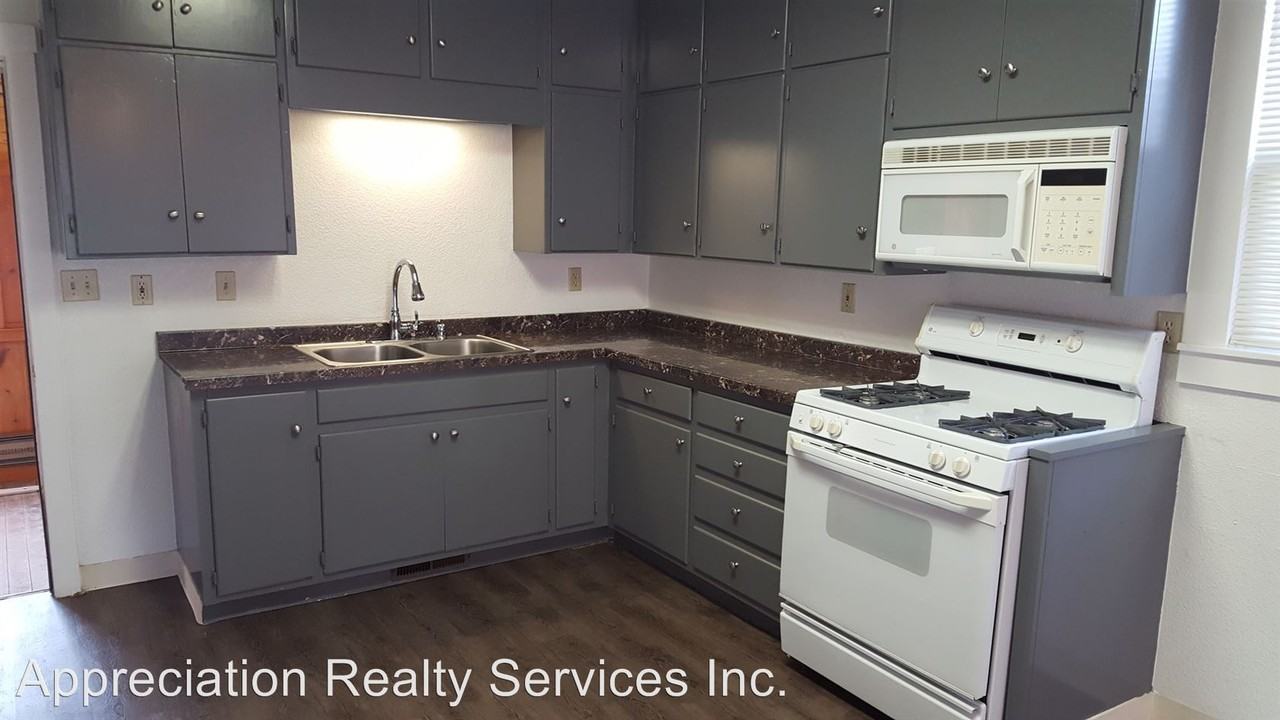 505 2nd St - Photo 2 of 9