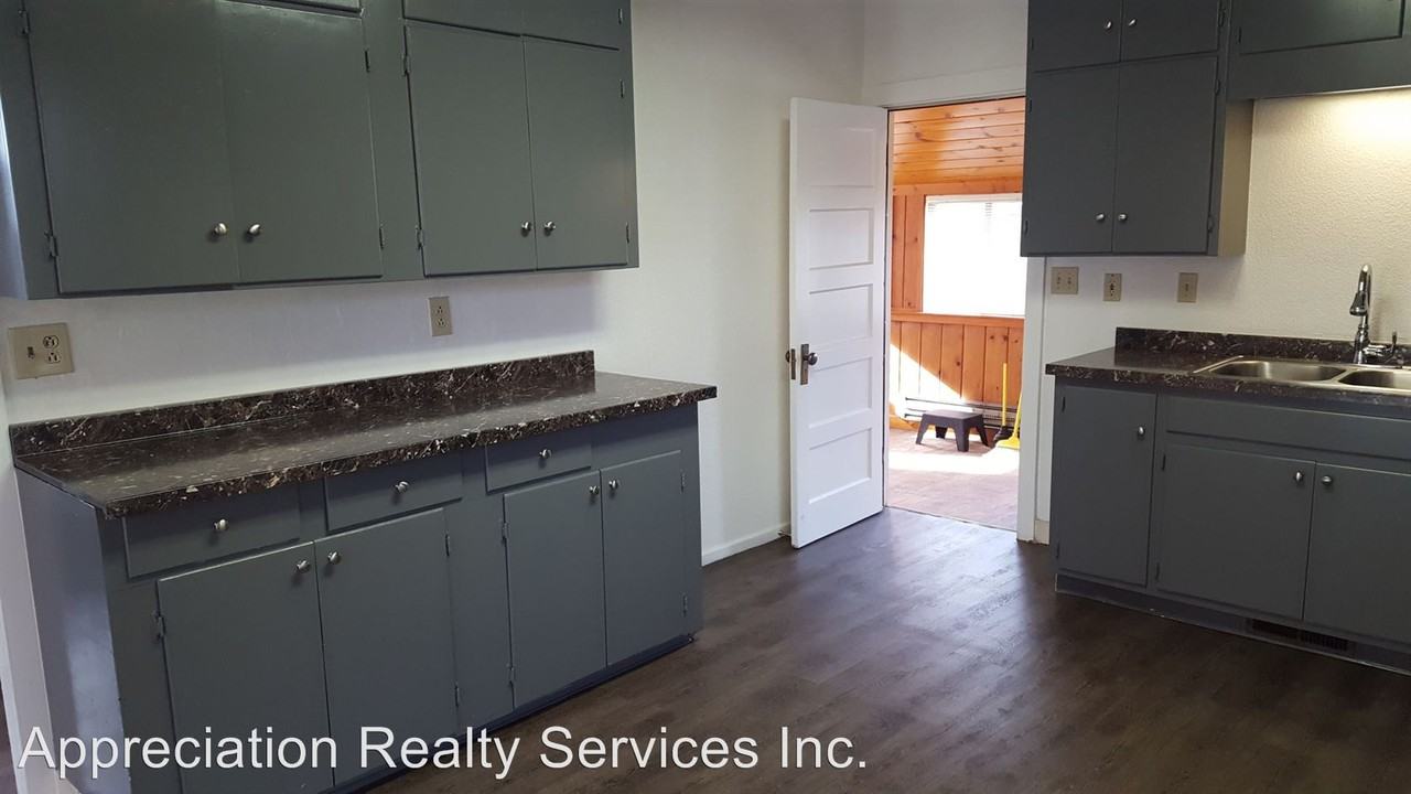 505 2nd St - Photo 3 of 9