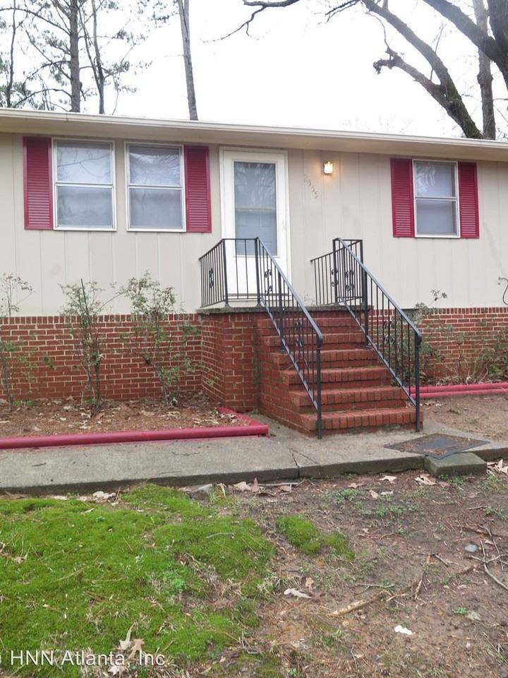 2555 Lloyd Rd - Photo 2 of 9