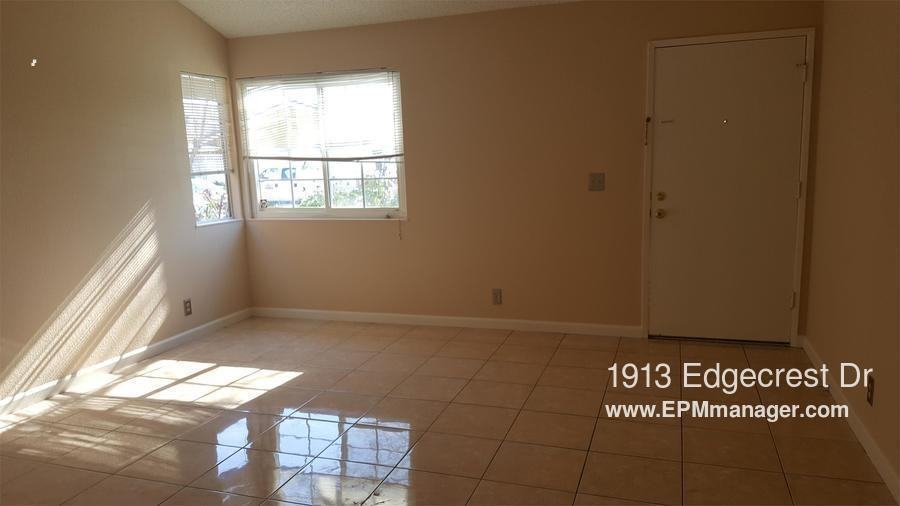 1913 Edgecrest Dr - Photo 2 of 7