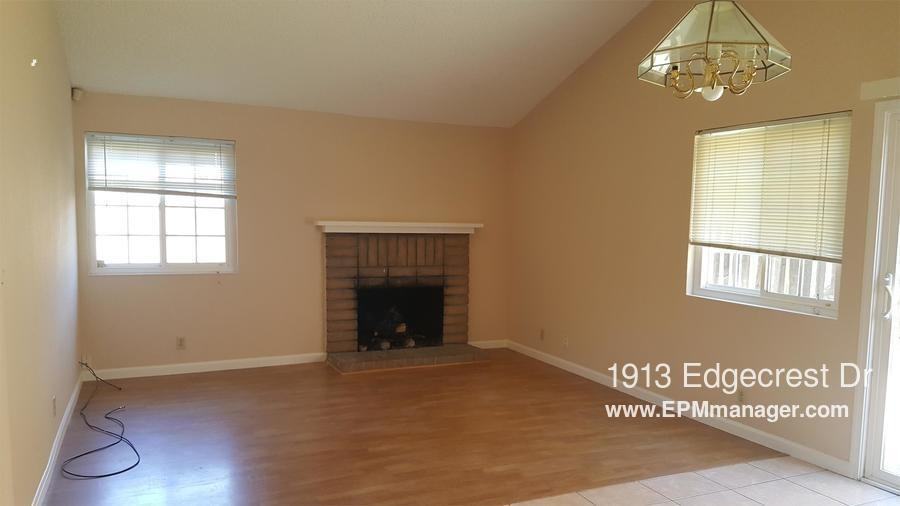1913 Edgecrest Dr - Photo 3 of 7