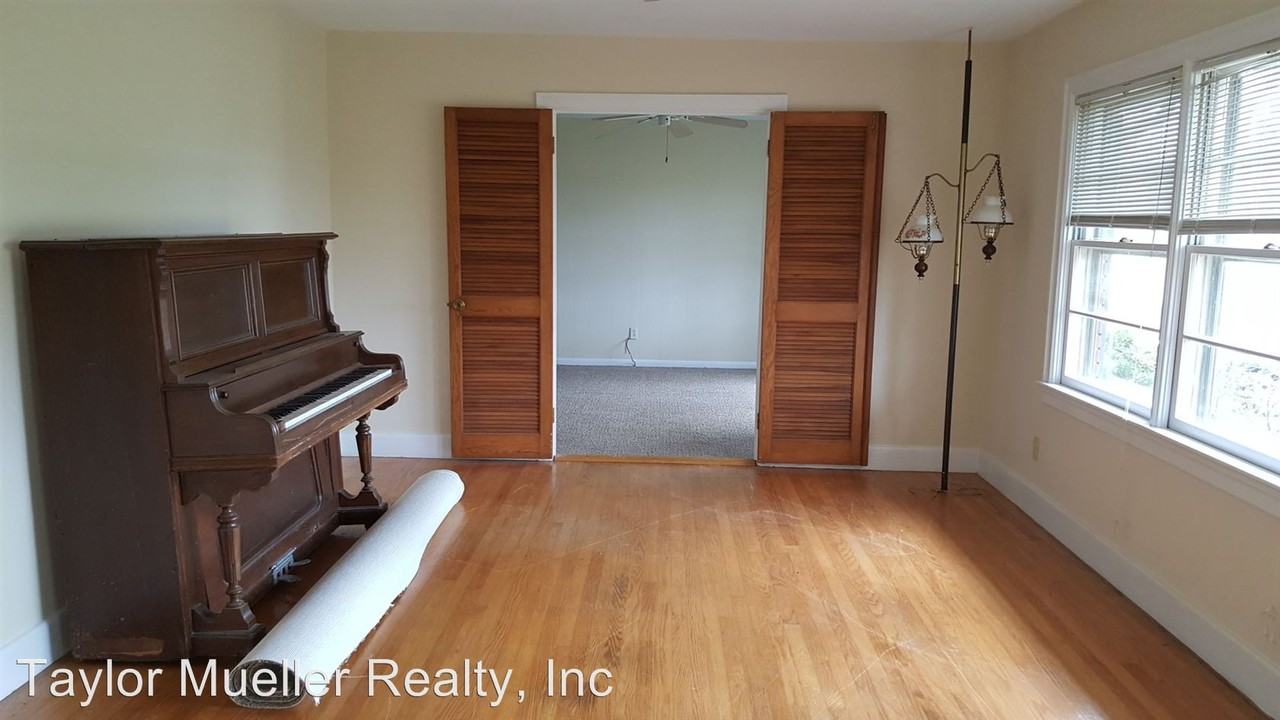 166 Old Neck Rd - Photo 2 of 17