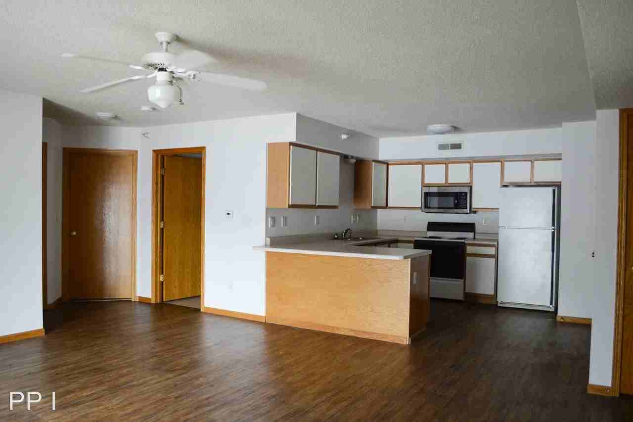 597 Potter St - Photo 3 of 8