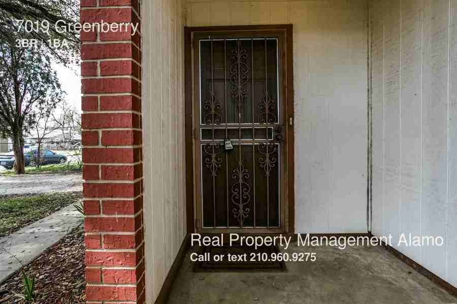 7019 Greenberry Dr - Photo 3 of 25