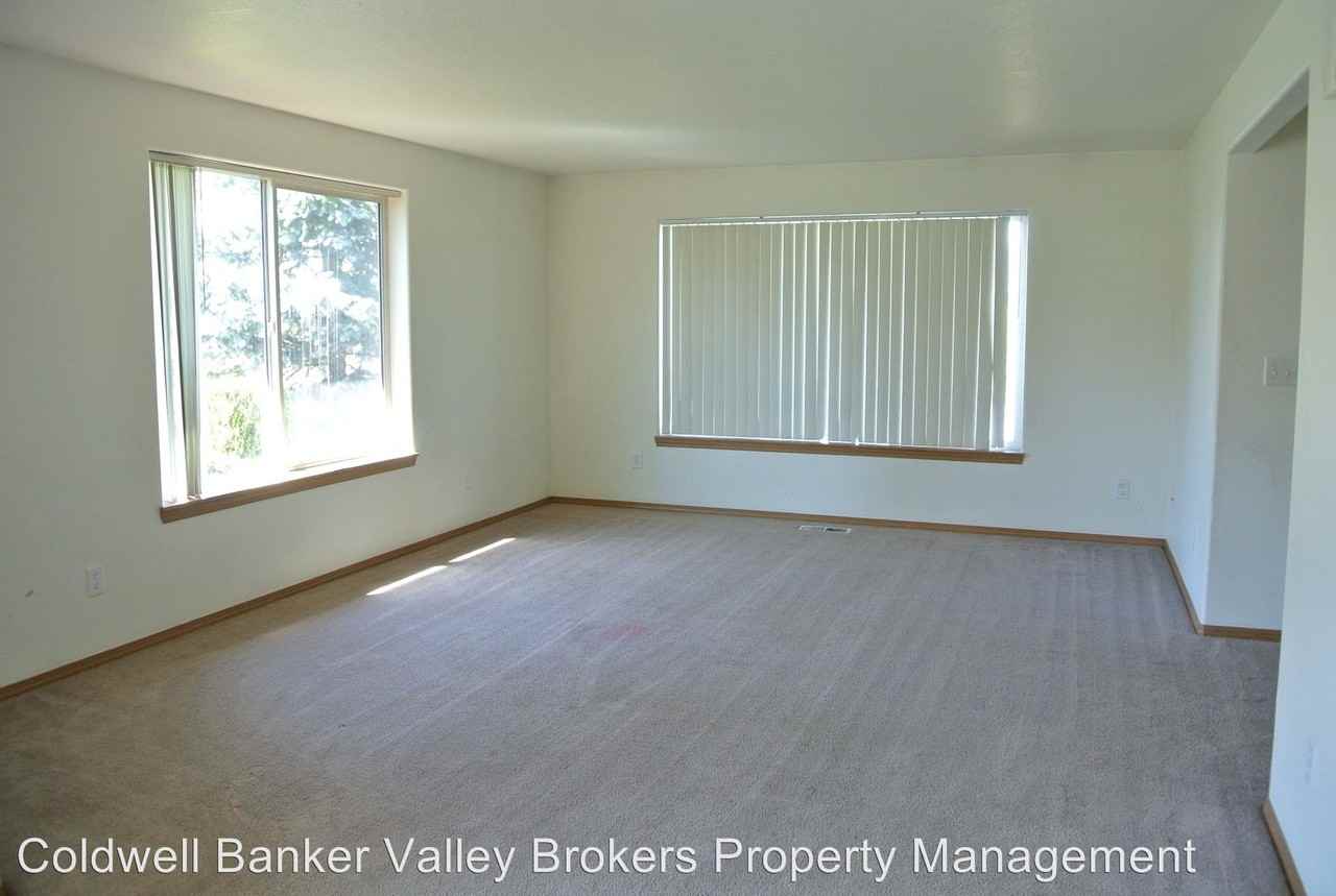 5399 Holly Loop SE - Photo 3 of 16