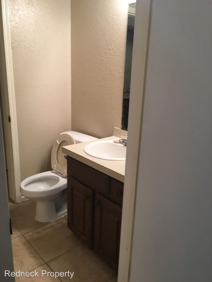 834-800 SW 64th St #32 - Photo 3 of 7