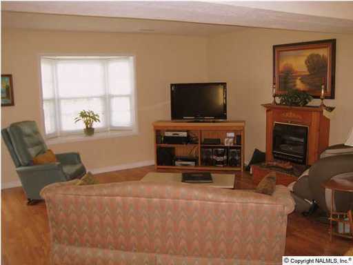 7814 Milton St SW - Photo 2 of 16