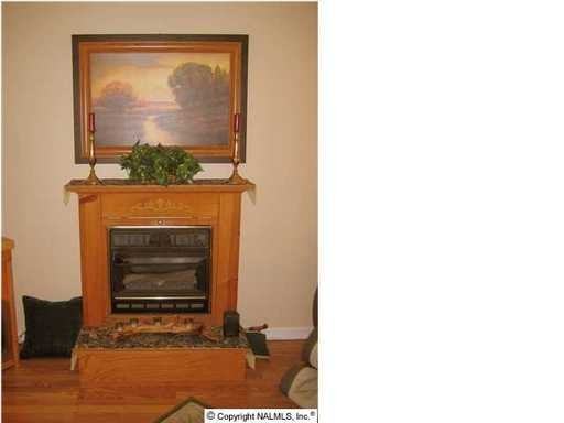 7814 Milton St SW - Photo 3 of 16