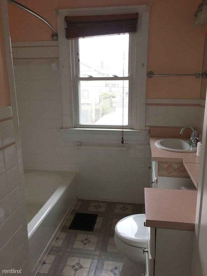 1218 Seneca Dr - Photo 3 of 16