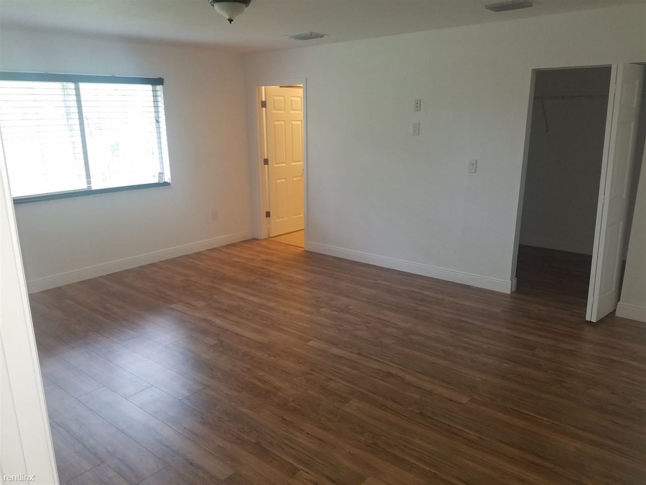 6518 SW 23rd St - Photo 2 of 6