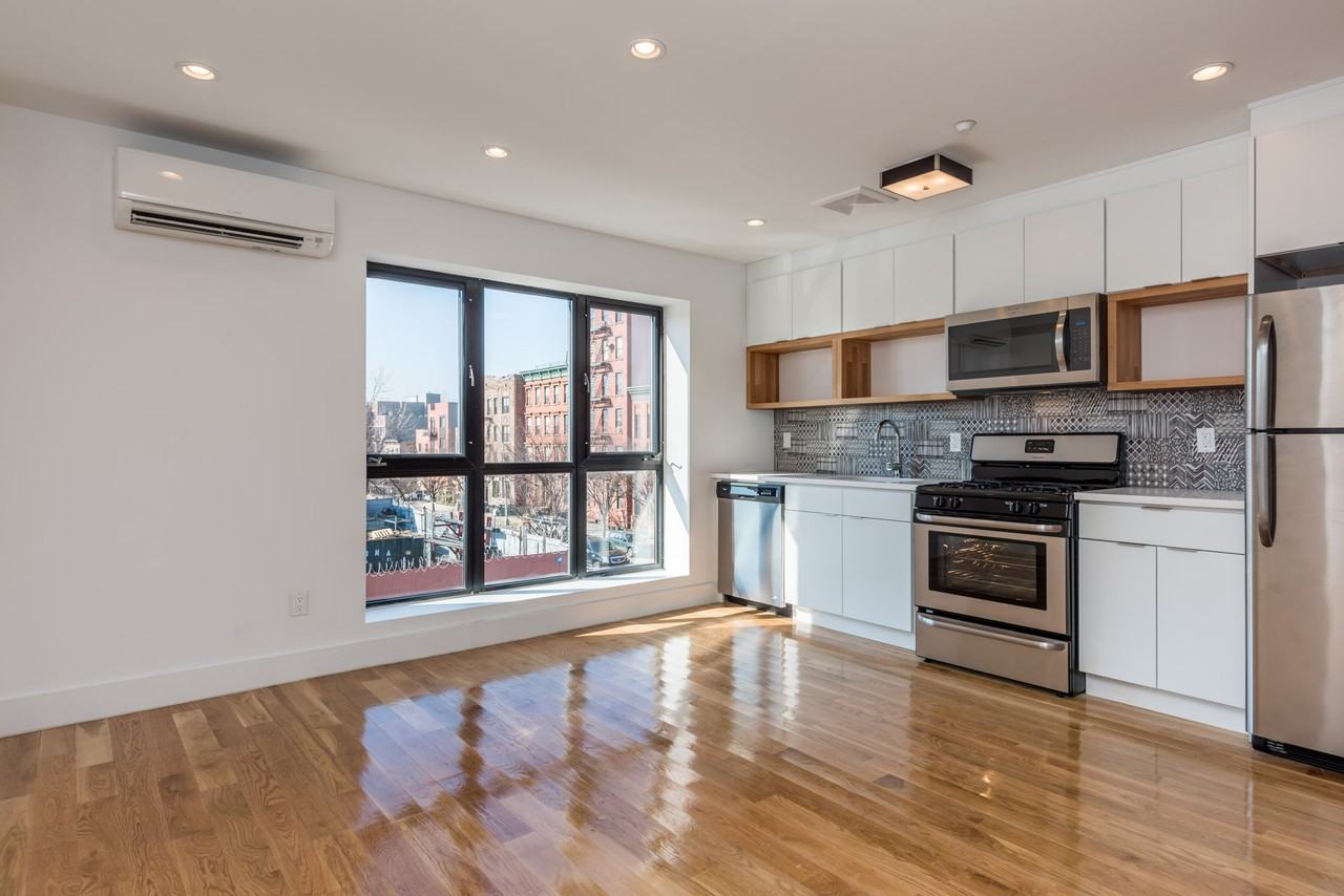 Brooklyn, NY 11221, US