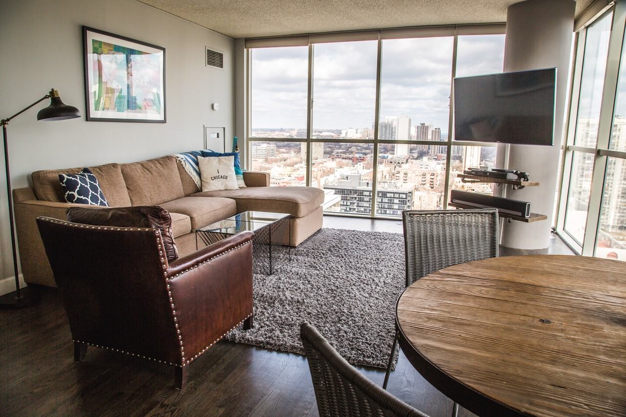 1212 North LaSalle Drive #2502