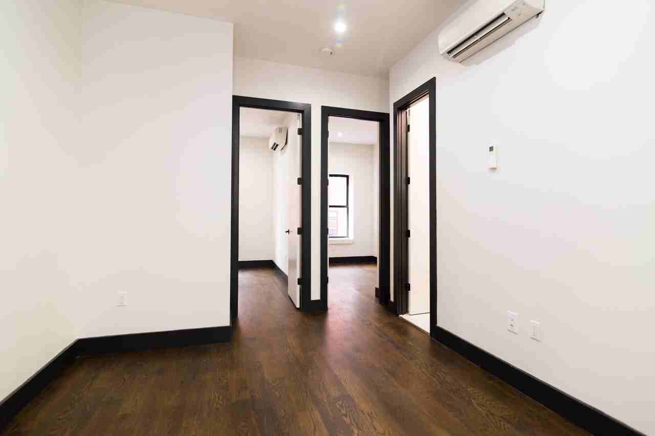 Humboldt St & Johnson Ave #2l