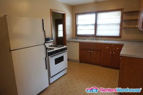 1600-1698 Natchez Ave S - Photo 2 of 11