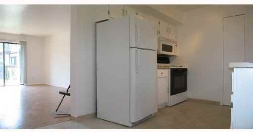 816 N Oaks Blvd - Photo 3 of 5