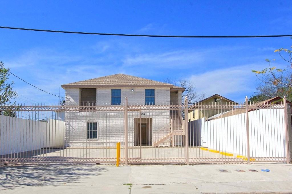 2704 San Agustin Ave #3