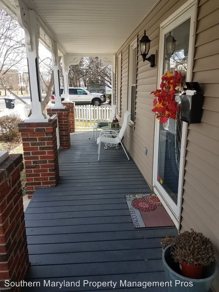 4601 Queensbury Rd - Photo 3 of 19