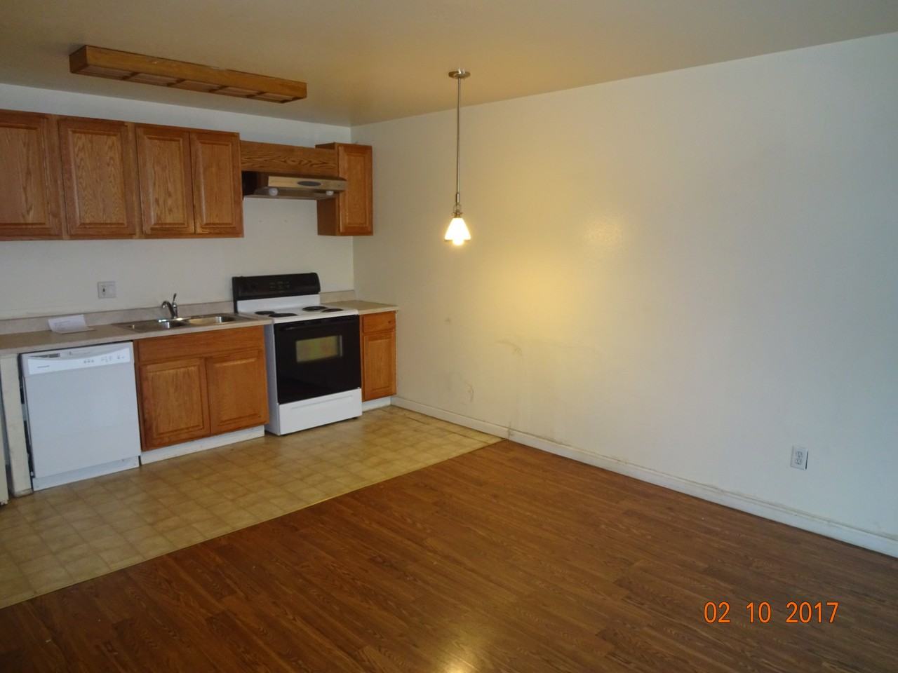 3610 E. 42nd Circle - Photo 2 of 10