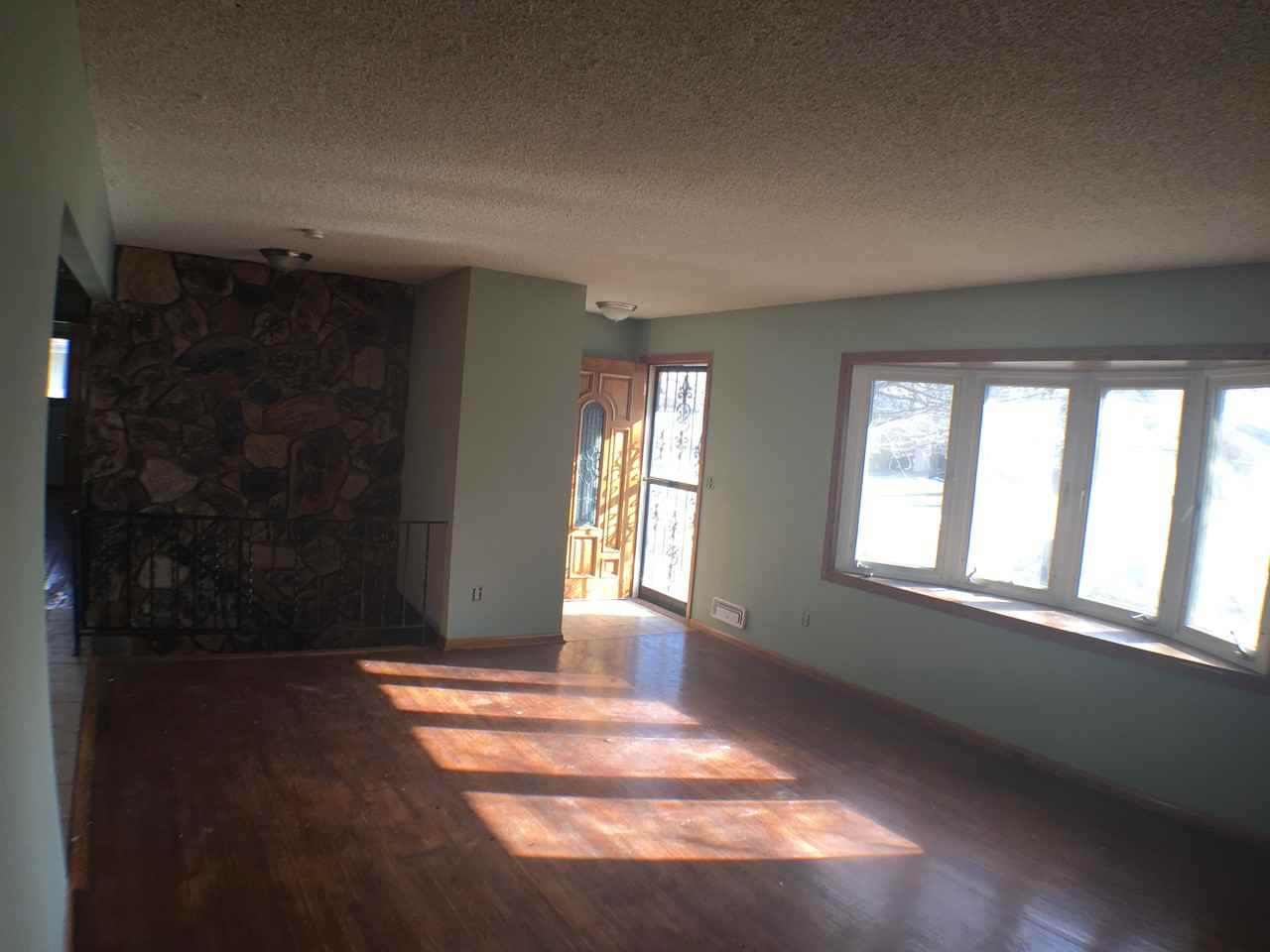 6418 61st Ave N - Photo 3 of 18