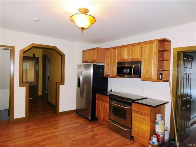 280 Goddard Ave - Photo 3 of 8