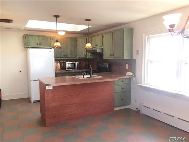 138 Shore Rd - Photo 2 of 20