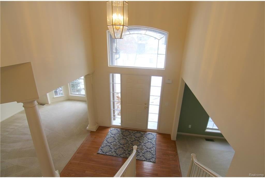 5547 Plantation Dr - Photo 3 of 29