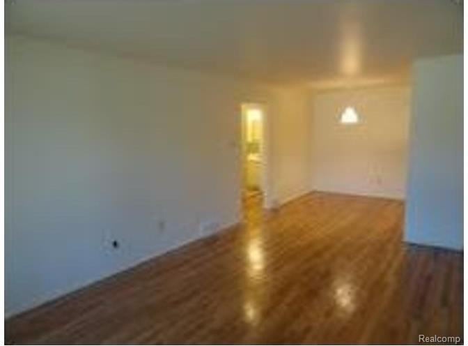 25835 Lahser Rd #5 - Photo 2 of 11