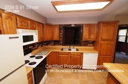 3724 S 91st St - Photo 3 of 5