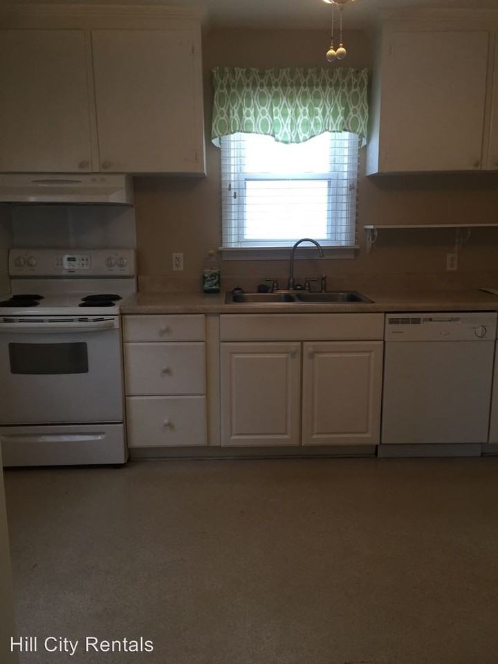 4906 Myrtle St - Photo 2 of 10