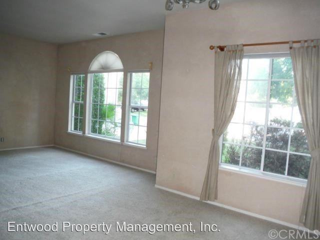 10 Blanqueta Ct - Photo 2 of 12