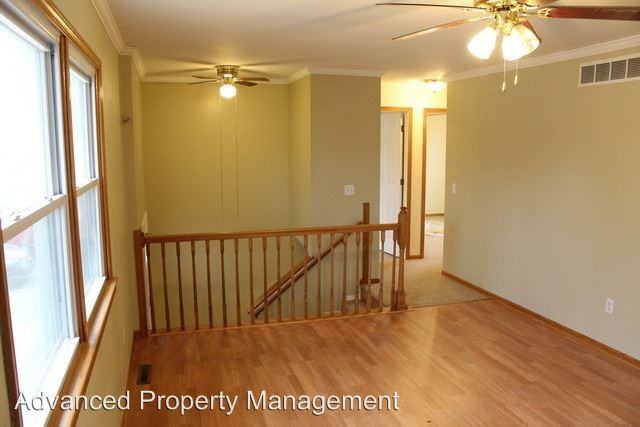 1302 17th St - Photo 2 of 30