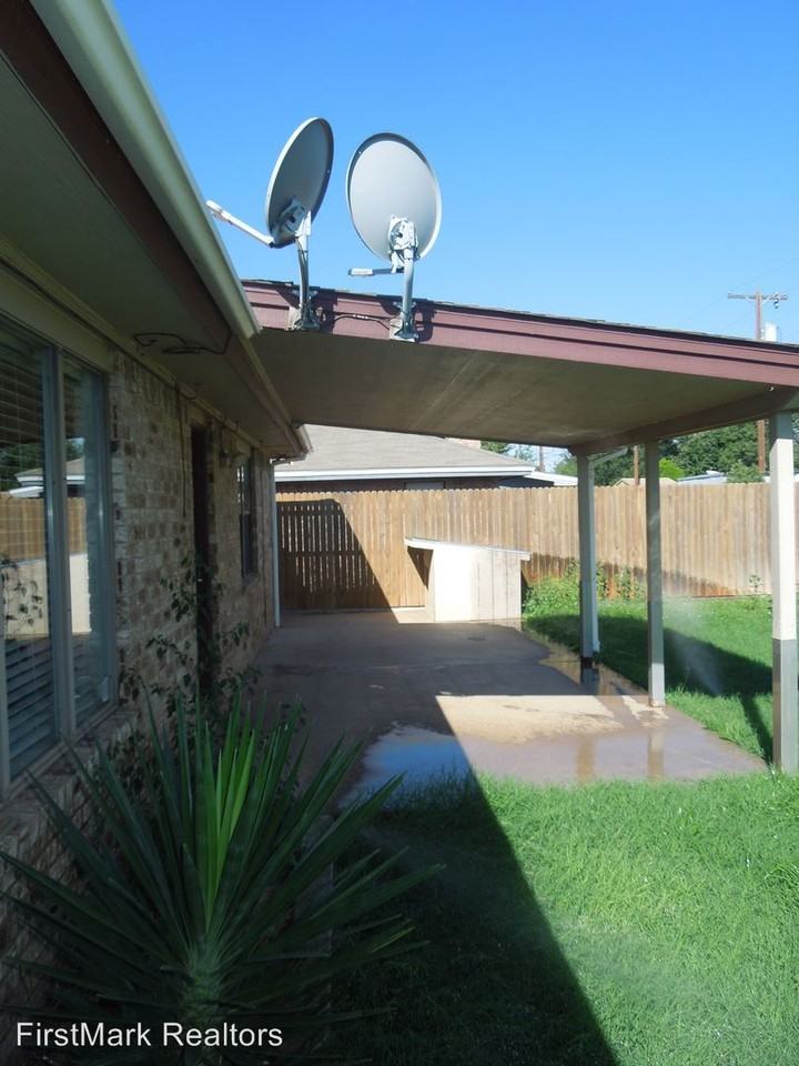 2604 79th St - Photo 2 of 17