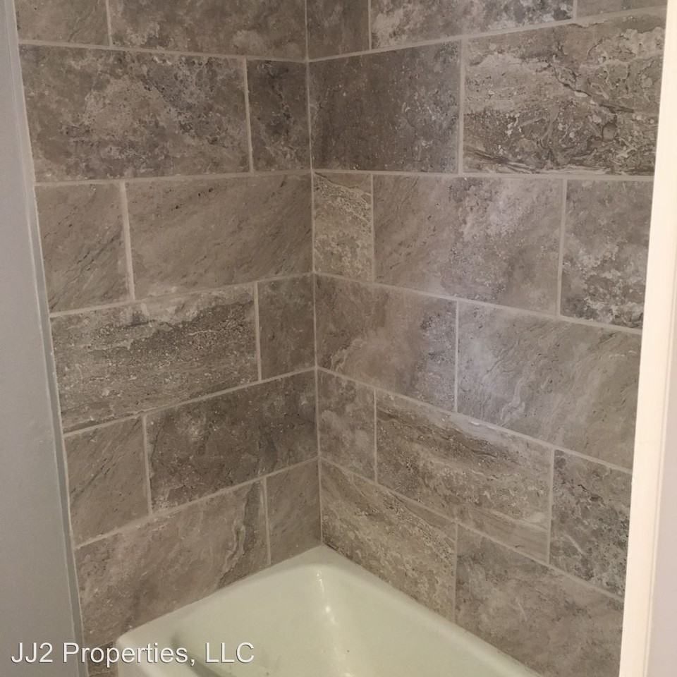 3225 Clarendon Dr - Photo 3 of 9