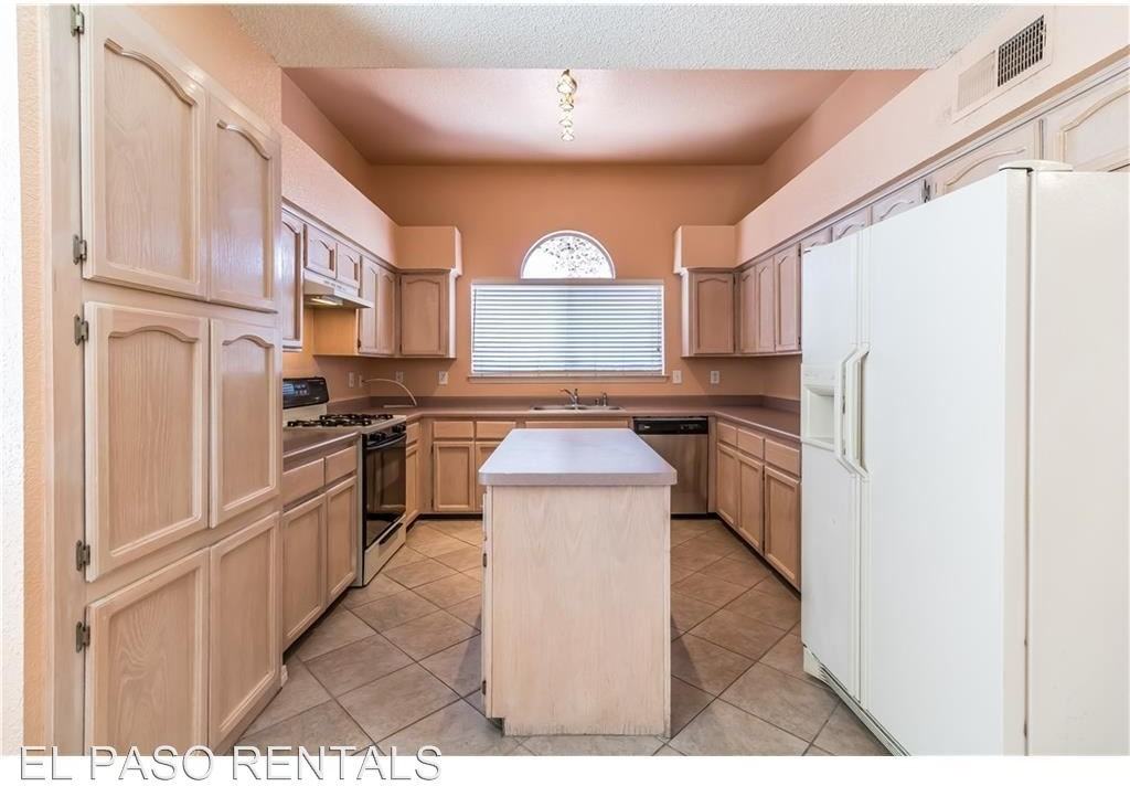 1416 Plaza Fatima Ct - Photo 3 of 17