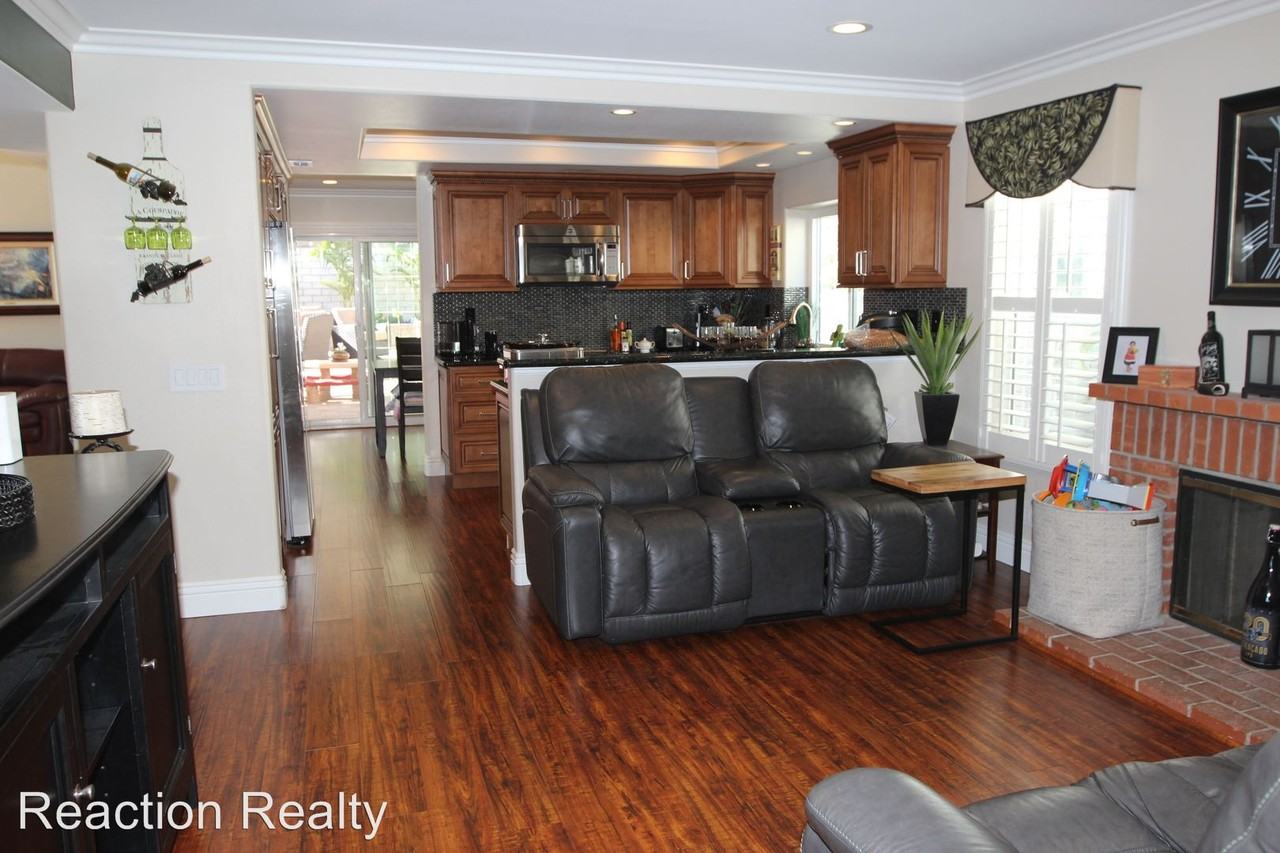 891 Arbor Cir - Photo 3 of 16