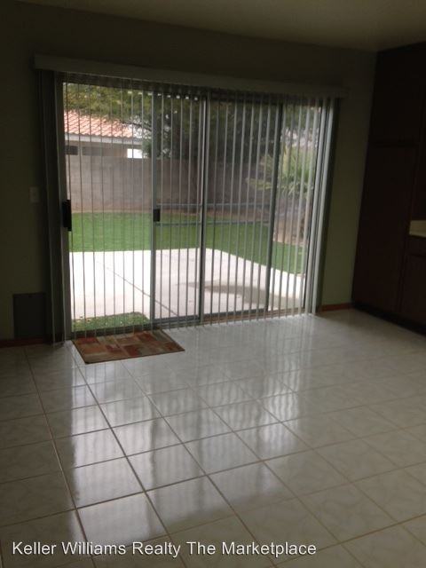 422 Macbrey Dr - Photo 3 of 10