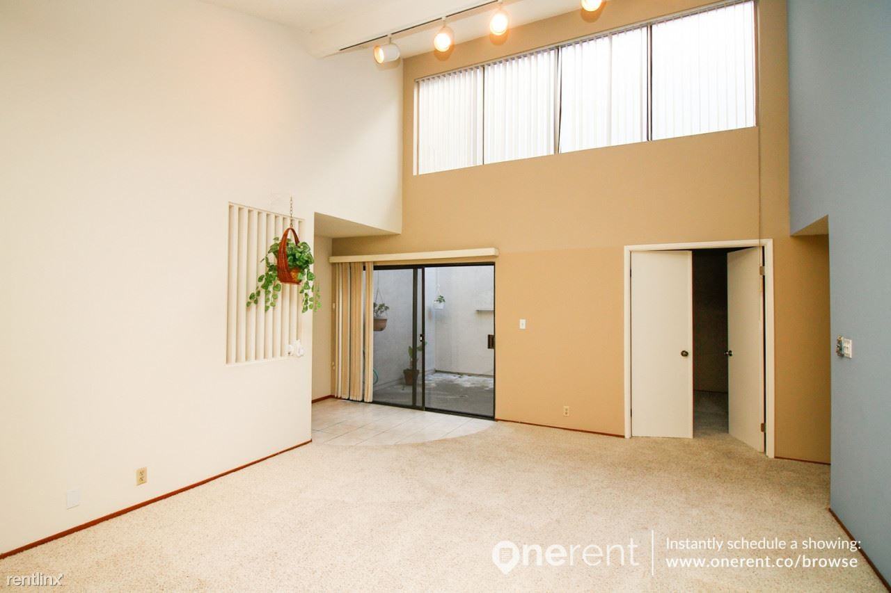 640 Celestial Ln - Photo 3 of 19