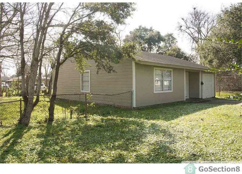 7201 Carver Ave - Photo 3 of 17