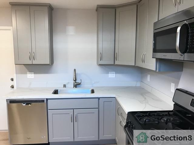 1175 S 12th St - Photo 3 of 25