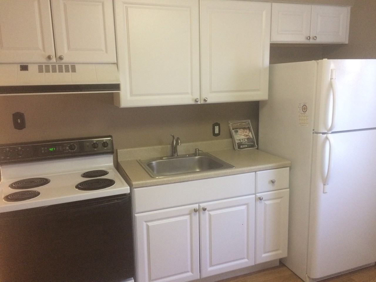 1767 Longwood Rd - Photo 3 of 10